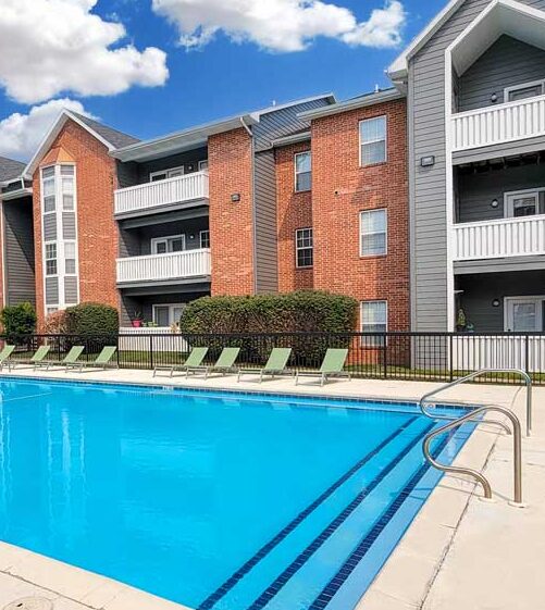Lake Shore Apartments in Springfield Missouri Swimming Pool